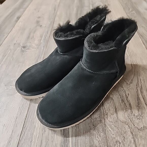 Koolaburra by UGG Women's Koola Short Fashion Women's Boot Black US 9 - Picture 5 of 7
